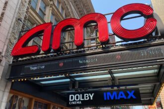 amc-theaters-sees-revenues-rise,-stocks-rise,-as-box-office-rebounds-in-hollywood