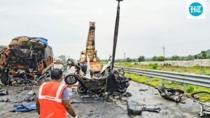 6-people-were-killed-after-a-truck-loaded-with-ethanol-overturned-in-maharashtra
