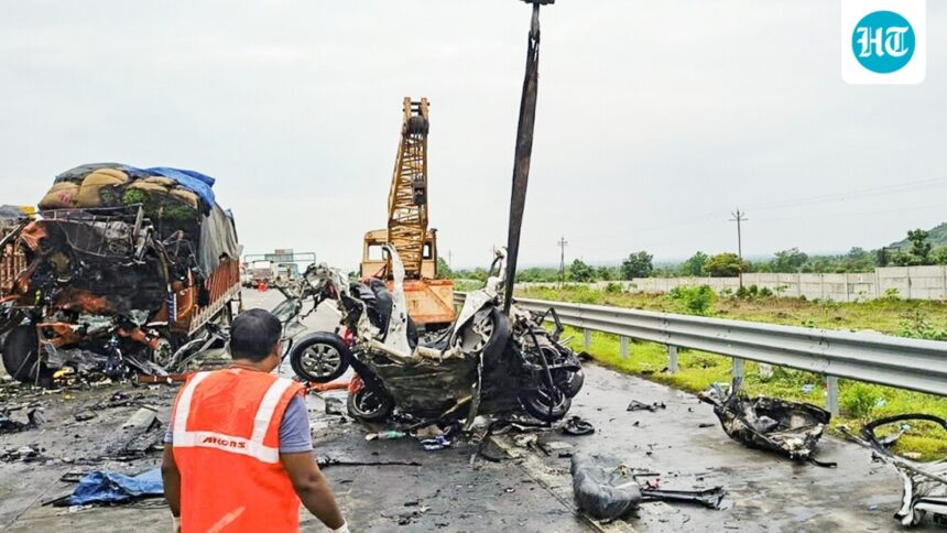 6-people-were-killed-after-a-truck-loaded-with-ethanol-overturned-in-maharashtra | GIBN 6-people-were-killed-after-a-truck-loaded-with-ethanol-overturned-in-maharashtra