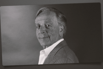 peter-lassally,-producer-of-johnny-carson-and-david-letterman,-dies-at-93