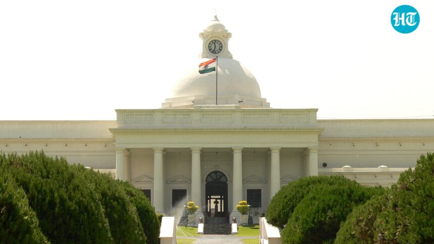 iit-roorkee-defends-‘mask-order’-amid-cjp-protest,-says-‘it-is-issued-routinely,-as-per-code-of-conduct’