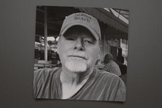 richard-m-rawlings-jr.,-cinematographer-who-split-a-season-of-‘charlie’s-angels’-with-his-father,-dies-at-82