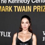 no,-netflix-did-not-cut-the-trump-joke-from-the-set-of-whitney-cummings-at-the-mark-twain-award-ceremony