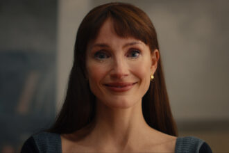 ‘other-mommy’-trailer:-jessica-chastain-returns-to-horror-as-a-body-contorted-doppelganger