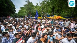 cjp-protest-live:-heavy-barricades-across-delhi;-congress-units-across-india-are-protesting-after-rahul-and-priyanka-were-detained
