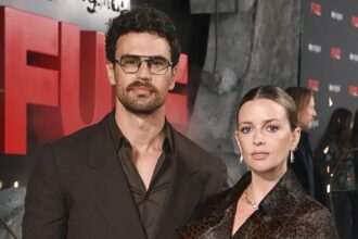theo-james’-wife:-everything-to-know-about-the-white-lotus-star’s-marriage-to-ruth-kearney