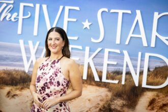 ‘five-star-weekend’s’-d’arcy-carden-knows-the-inherent-dangers-of-a-girls-trip
