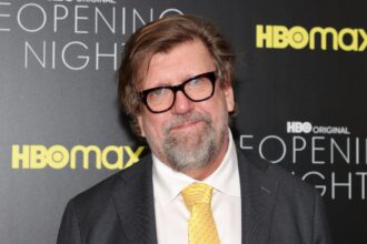 oscar-eustis-is-stepping-down-as-president-of-off-broadway-public-theater-after-23-years