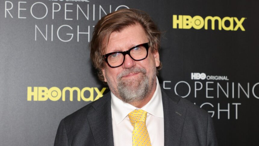 oscar-eustis-is-stepping-down-as-president-of-off-broadway-public-theater-after-23-years
