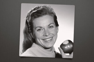 zell-barry,-pioneering-diver-and-sea-hunt-actress,-dies-at-93