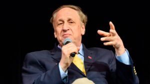 amc-theaters-ceo-adam-aron-sees-the-salary-rising-to-nearly-$15-million