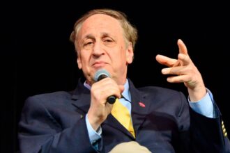 amc-theaters-ceo-adam-aron-sees-the-salary-rising-to-nearly-$15-million