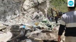 a-huge-rock-crushes-a-car-in-himachal-pradesh,-killing-13-people,-including-an-infant