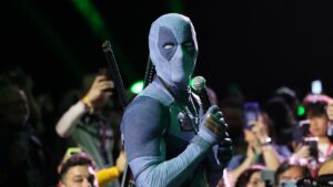 ryan-reynolds’-deadpool-crashes-comic-con-to-beg-for-‘avengers:-doomsday’-role
