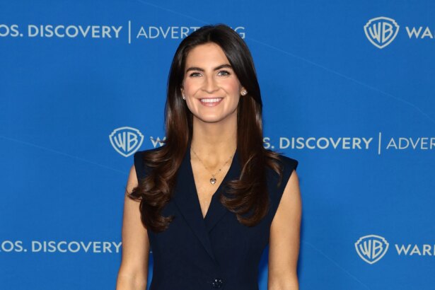 kaitlan-collins:-5-things-about-the-cnn-anchor-and-her-career