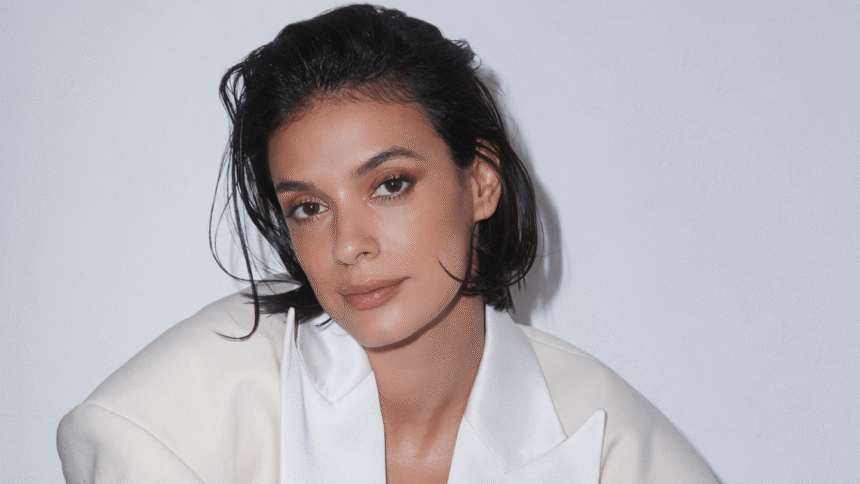 ‘lioness’-star-laysla-de-oliveira-really-knows-how-to-kick-a**