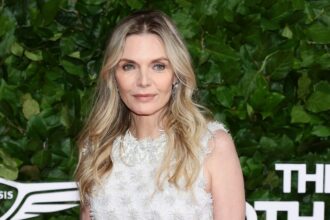 michelle-pfeiffer-explains-why-she-“never-wants-to-star-in-another-movie”
