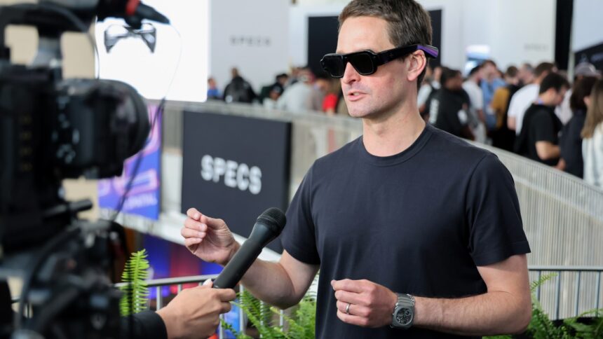 snap-ceo-sees-new-wearable-glasses-as-“largest-long-term-opportunity”