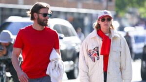 bradley-cooper-&-gigi-hadid’s-relationship-timeline:-their-romance-so-far