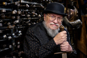 george-rr.-martin-says-he-battled-depression-this-year:-“the-worst-may-be-yet-to-come”