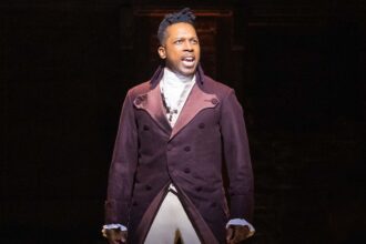 back-in-the-room-where-it-happens:-why-‘hamilton’-is-sparking-even-more-joy-for-leslie-odom-jr.-this-time-around