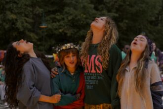 ‘sterling-point’-review:-amazon’s-summertime-ya-drama-brims-with-heart,-humor-and-personality
