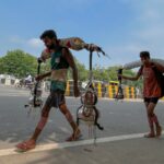 up-govt-to-shower-flowers-from-sky-on-kanwariyas-in-7-western-districts