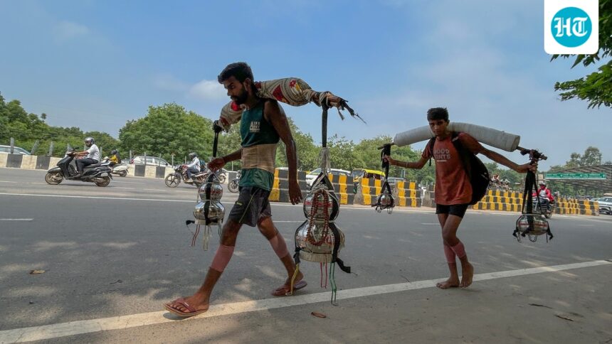 up-govt-to-shower-flowers-from-sky-on-kanwariyas-in-7-western-districts