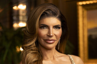 ‘real-housewives’-star-teresa-giudice-opens-up:-“i-never-in-a-million-years-thought-i-would-go-to-prison”