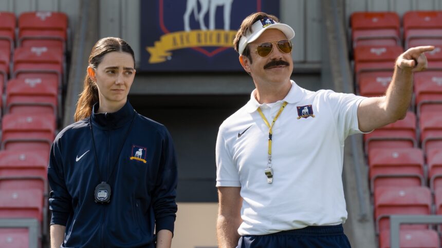 ‘ted-lasso’-review:-season-4-of-apple’s-hit-soccer-dramedy-struggles-to-find-anywhere-interesting-left-to-go