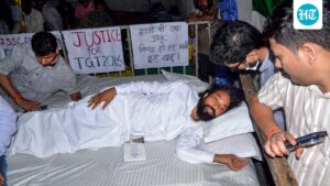jharkhand-students’-protest-live:-devendra-nath-mahto-drinks-water-on-sonam-wangchuk’s-request,-to-continue-fast
