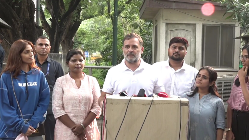 ‘don’t-need-to-apologise-to-anyone’:-rahul-gandhi-comes-out-in-support-of-student-protesters