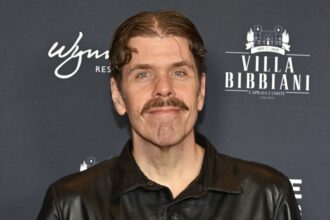 who-is-perez-hilton?-5-things-to-know-about-the-celebrity-gossip-blogger