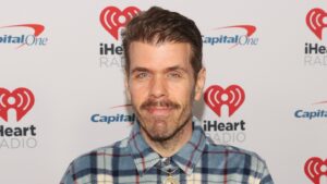 perez-hilton’s-tiktok-account-banned-following-disturbing-livestream,-hospitalization