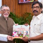 jharkhand-cm-hemant-soren-meets-governor-amid-student-protests,-briefs-him-on-jpsc-exam-row