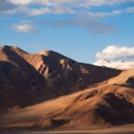 ladakh-to-launch-india’s-first-high-altitude-wildlife-safari,-lg-approves-eco-tourism-initiative