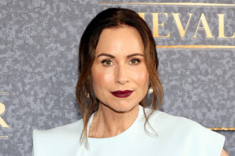 minnie-driver-recovering-after-“really-bad-car-accident”-in-france