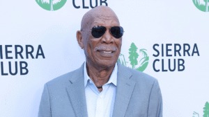 morgan-freeman-will-“overlook-some-of-the-glitches”-in-a-script-if-they-“pay-you-enough”