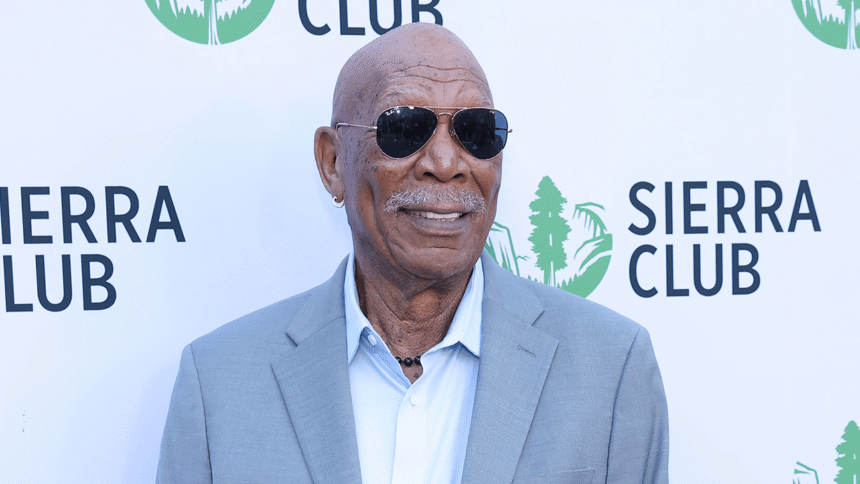 morgan-freeman-will-“overlook-some-of-the-glitches”-in-a-script-if-they-“pay-you-enough”