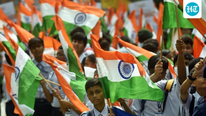 defence-ministry-issues-independence-day-invites-with-vande-mataram-lyrics