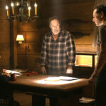 ‘widow’s-bay’-creator-katie-dippold-on-the-‘halloween’-and-‘scream’-easter-eggs:-“you-got-me”