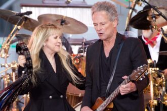 stevie-nicks-&-lindsey-buckingham:-their-personal-&-professional-relationship-through-the-years