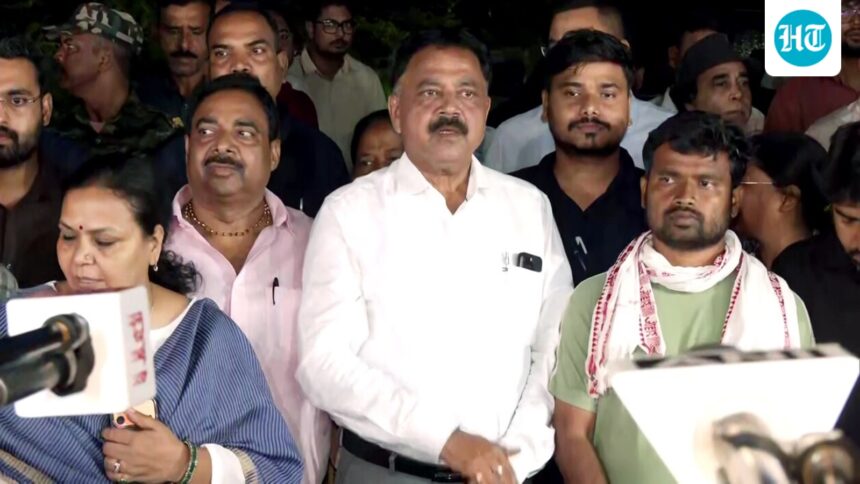 govt-holds-first-talks-with-jharkhand-students-amid-protest,-considering-demands-‘sympathetically’