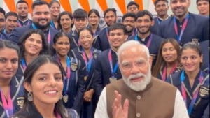 ‘cheer-4-bharat’:-pm-modi-meets-cwg-medal-winners,-shares-new-video