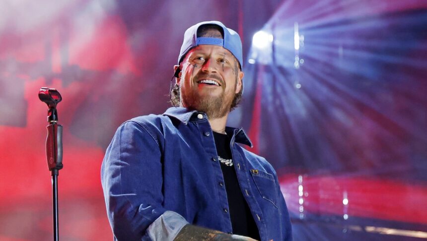 why-is-jelly-roll-taking-a-break-from-tour-after-bunnie-xo-divorce?