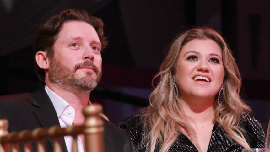kelly-clarkson-&-kids-grieve-brandon-blackstock-1-year-after-tragic-death