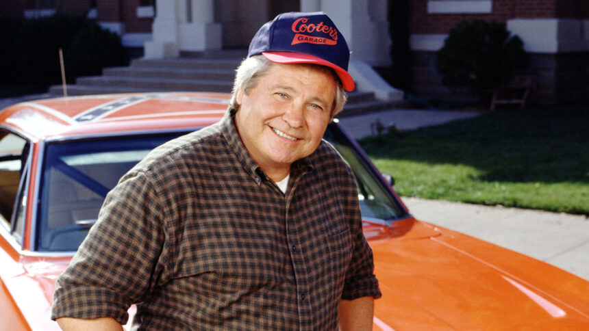 ben-jones,-cooter-davenport-on-‘the-dukes-of-hazzard,’-dies-at-84