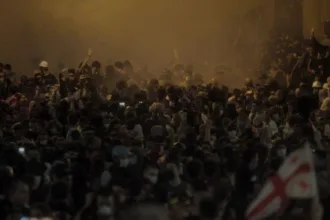 ‘tear-gas’-is-a-fiction-film-shot-inside-georgia-anti-government-protests.-and-it-is-“an-act-of-resistance”