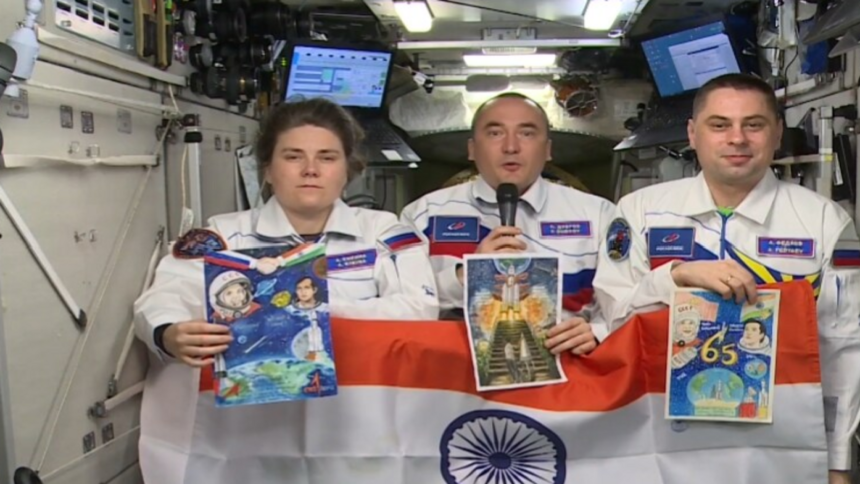 tricolour-aboard-iss-as-russian-cosmonauts-greet-india-on-independence-day