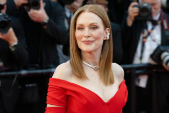 julianne-moore-will-return-to-the-stage-in-world-premiere-of-‘faydra’-(exclusive)